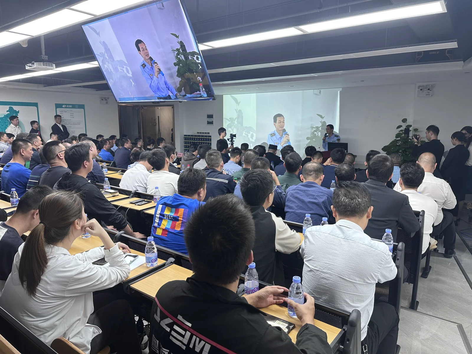 南山海王星辰大厦应急演练直播现场执行照片 3