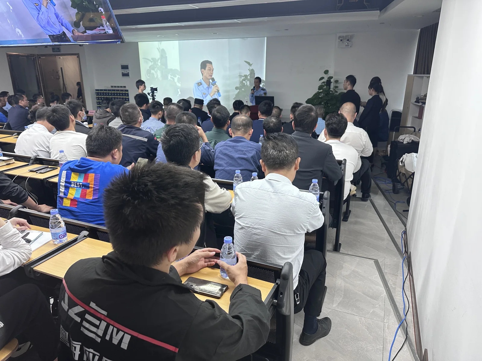 南山海王星辰大厦应急演练直播现场执行照片 5