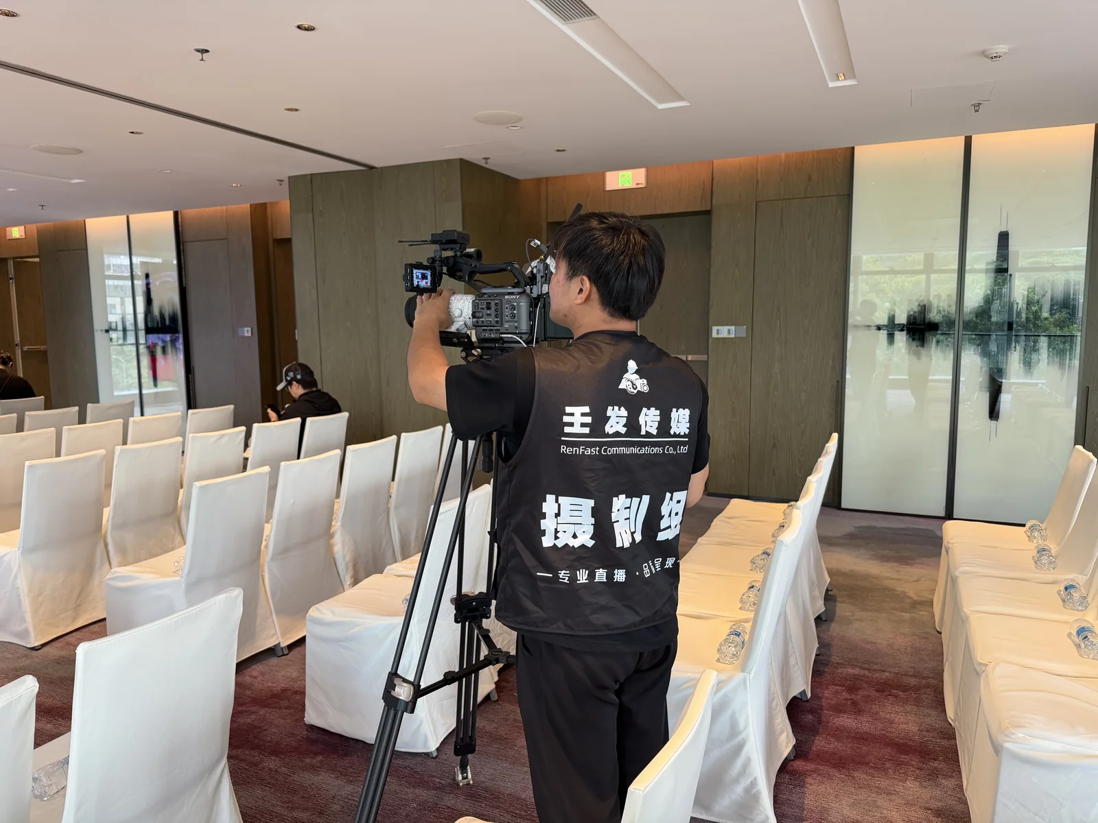 蒙娜字体直播单机位现场执行照片 4