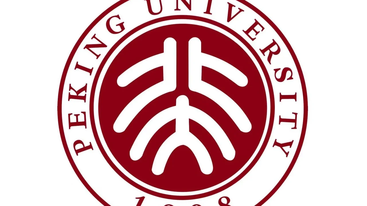 北京大学毕业典礼的北大校徽主视觉